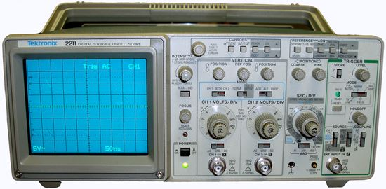 A "new" vintage Oscilloscope on my workbench 